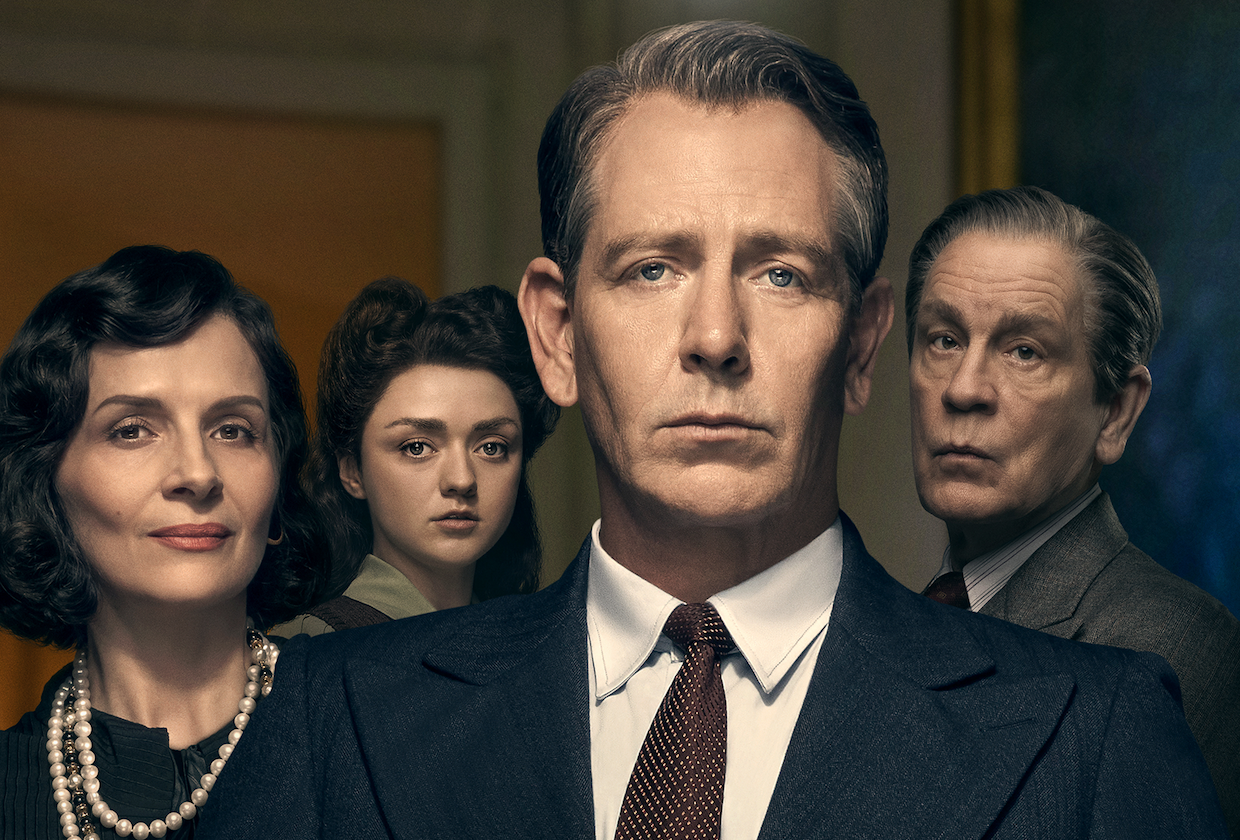 The New Look’s Ben Mendelsohn Talks Christian Dior’s ‘Ferocious Ambition’ in Apple TV+ WWII Drama