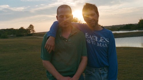 Hovvdy Brings On Some Chill Acoustic Country Vibes In Their New ‘Portrait’ Single