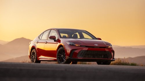 The 2025 Toyota Camry: A Hybrid-Only Powerhouse